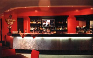 arredamento personalizzato per Lounge Bar